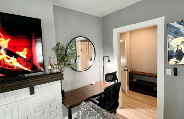 Charming 2BR 2BA 10 min DT Airport by LSP Homes - Foto 5