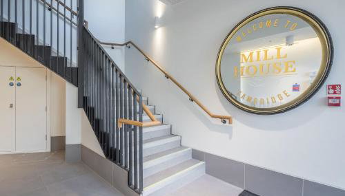 Superb Central Apt River Views & Parking - Photo 5