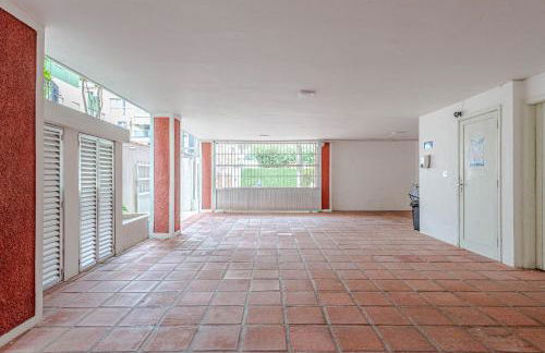 Apê Retrô com Wi-Fi e Vaga - 350 m da Praia da Enseada - Foto 32