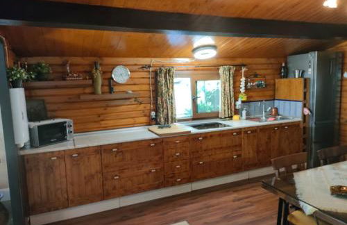 CABAÑA DE MADERA JUNTO AL LAGO LAS JARAS - Foto 4