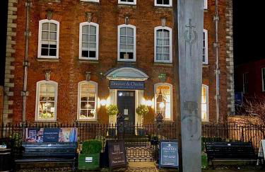 Beautiful stylish 2 bed apartment with free parking - Photo 38