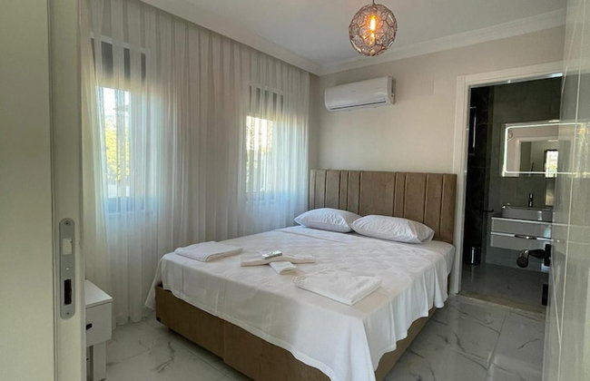 Inviting 4-bed Villa Lina With lux Pool - Photo 6