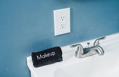 Off-Street Parking - Washer & Dryer - GroupStay - Foto 14