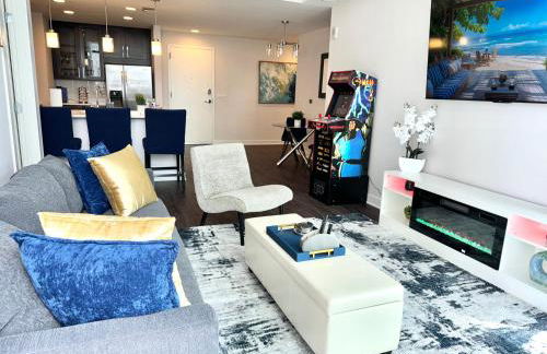 Skyline Retreat Penthouse, Top Floor, Year round Pool, City View! - Foto 21