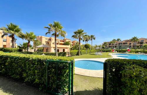 Casares Beach Golf Apartment With Private Garden Direct Pool Access - Photo 22