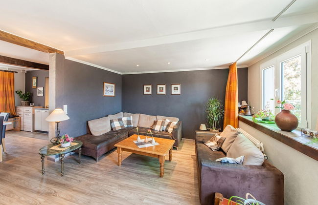 Pretty House in the Ardennes With Swimming Pool & Games Room - Photo 16