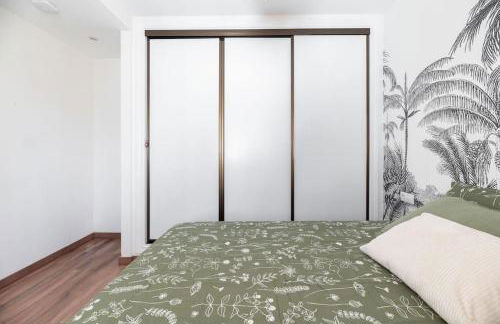 Urban Charm Rooftop Apartment with Vista - Photo 15