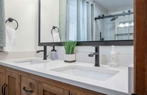 Legacy Farm Retreat Cozy Stay - Photo 21