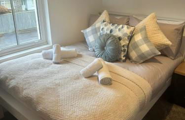 3 Bed house near Tenby with Hot Tub - Photo 31