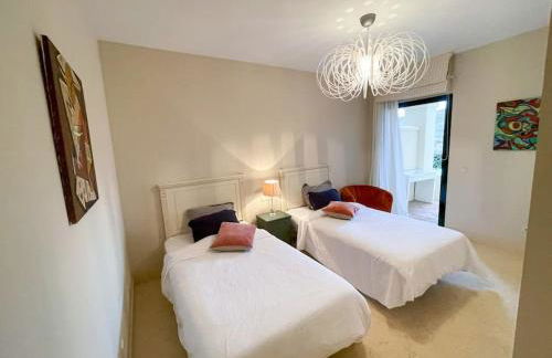 Luxurious 2 bedroom apartment with Spa facilities - Photo 5