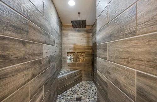 Lynx Lake Lux 6-BR HouseSleeps 22Hot TubGame Rm - Foto 75