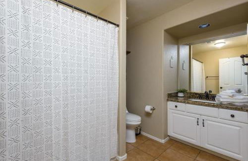 Luxe Desert-Chic 3BR with Heated Pool, Spa, and Grill - Foto 33