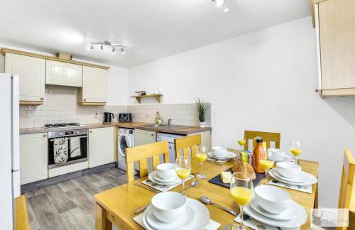 Modern 4-Bedroom Gem Family & Business Friendly - Foto 11