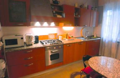 Ampi spazi, a piedi in centro. - Foto 1