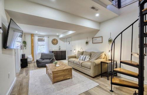 The Black Log Cabin - Hot Tub & Game Room - Foto 22