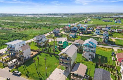 Beach House Located Steps from the Beach - Photo 44