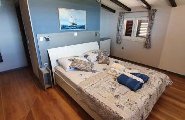 Villa LKL, heated private pool, secluded and with a great view - Photo 13