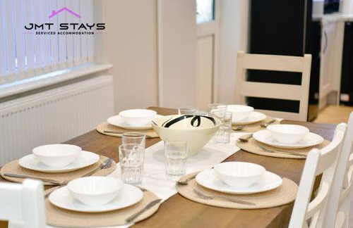 premium Offer for Extended Stays by JMT Stays l Swansea Short Lets and Serviced l With Private Parking - Foto 14