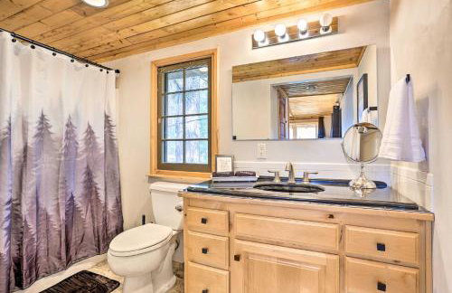 Peaceful Cabin with Mtn and River Views, Fire Pit - Foto 17