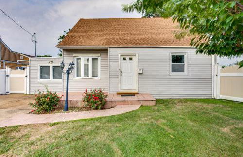 Long Island Duplex By Airport and Train - Foto 1