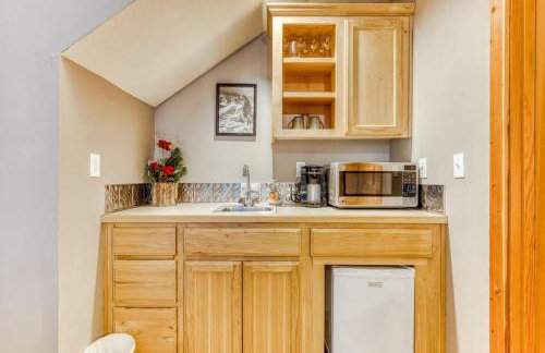 Lazy Bear Lodge · Spacious 6BR Lodge with Chef's Kitchen, Hot Tub, Golf Views and more - Foto 27