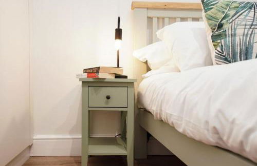 Newly Renovated Modern 4 Bed 3 Bath Apartment London - Foto 8