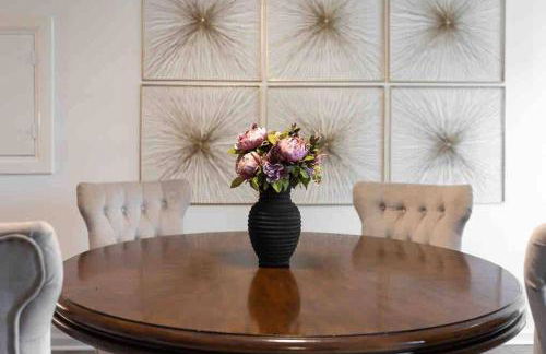 Private Suite in Upscale Neighborhood - Foto 20