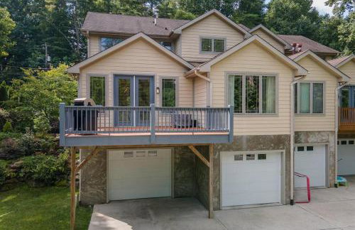 Brevard Basecamp · Brevard Basecamp fireplace in Primary BR - Foto 21