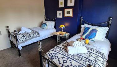 Rumer Hill House a unique boutique styled place to stay in Cannock close to A5 the McArthur Glen outlet - Foto 4, towels