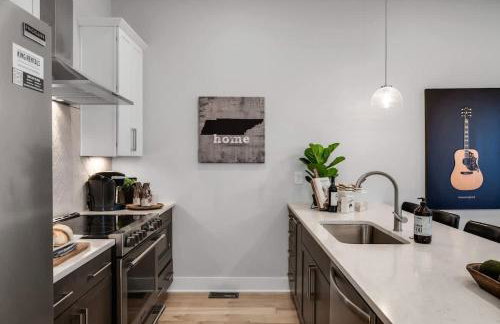 Near Honky Tonks - Rooftop Hot Tub - Skyline Views - Foto 14