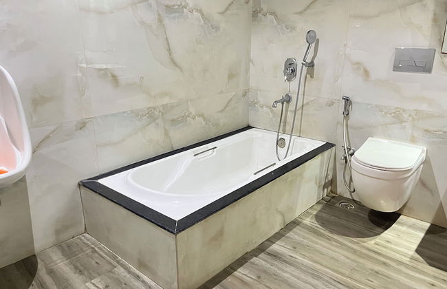 The Saroja Grand Villa Resorts - Photo 24