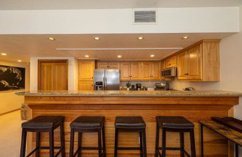 Ski in Ski out Main Street Balcony Hot Tub - Photo 14