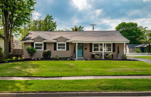Lake Cottage with Hot Tub and Game Room - Foto 16