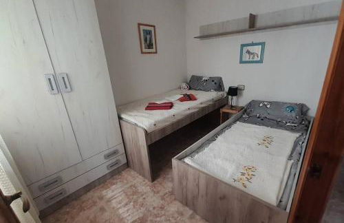 Between Beach & Center - Photo 7