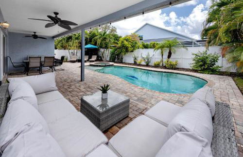 NEW! Palm Harbor Hideaway - Beautiful, Spacious 4BR Home with Amazing Pool - Foto 20