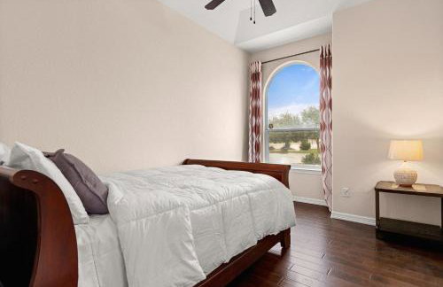 Randolph Central Location, 1-story, Chef Kitchen, Creekside - Foto 14