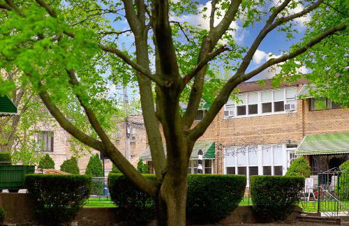 Northside FAMLYNEST Lincoln Sq 4BR 2BA 2P Rare find - Photo 26