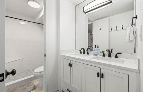 Amazing Beachfront Condo with AC - Photo 18