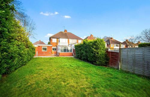 Marcot House Modern 5 bedroom house Solihull 10 mins drive from bhx & nec private off road parking - Foto 61