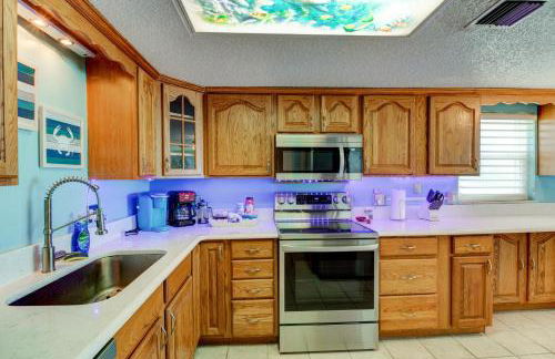 Oceanfront Sunrise 2 Bed 2 Bath Condo with Pool - Foto 10