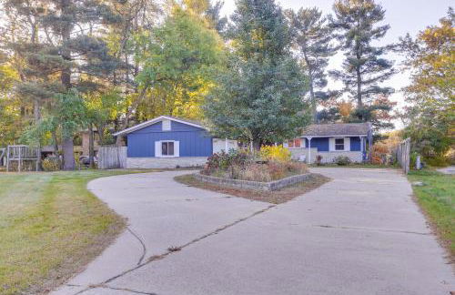 Antiquing and Fishing Riverfront Waupaca Home! - Foto 42