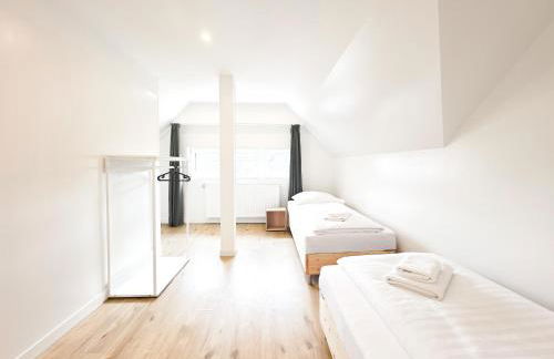 Tolstov Apartments - 4 Room Apartment - Maisonette - Balcony - 20 Min Messe DUS and Old Town DUS - Foto 9