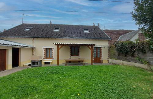 Maison spacieuse avec jardin, BBQ, table de ping-pong, proche commerces, pour 9 personnes et bébés - FR-1-581-96 - Foto 7