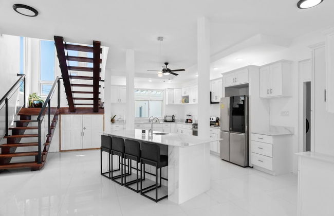 The W Villa 5 B R Oceanfront w Staff - Photo 50