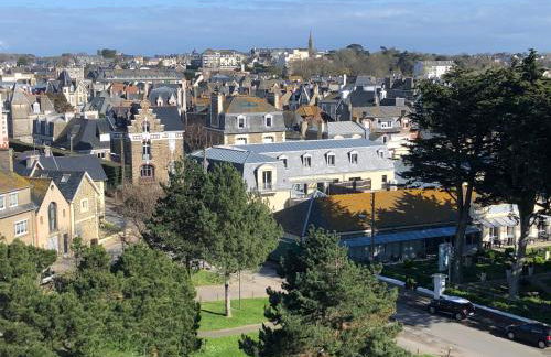 Le Cézembre, au pied de la plage - Foto 23