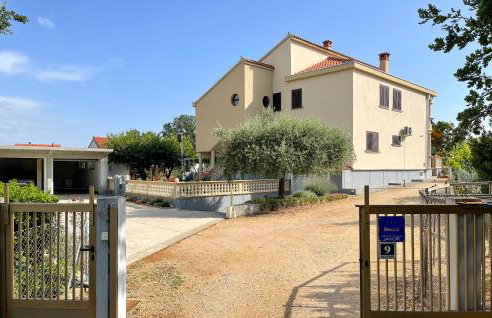 Beautiful Apartment In Sukosan - Foto 10