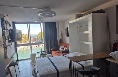 Le Pavois d'Or, studio rénové avec goût, Superbe Vue, Proximité Gare et Centre, Climatisation - Foto 5