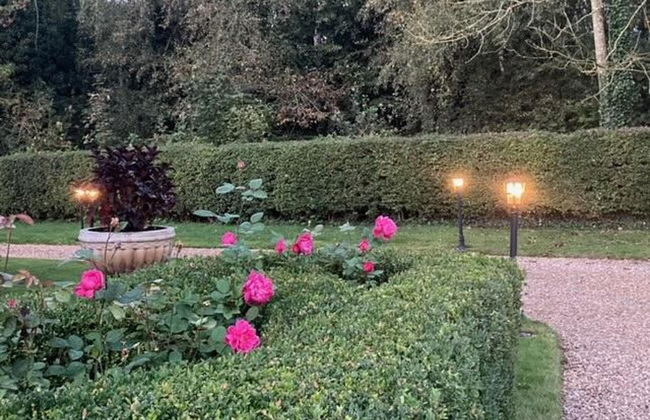 Charming 2-bed Cottage, Beautiful Views, Knutsford - Photo 17