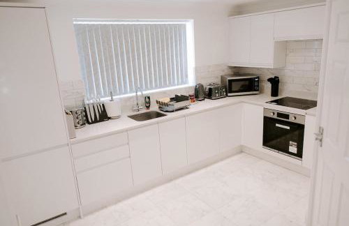 Apsley Way, 5 bed 4 bathroom house - Foto 24