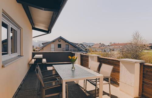 Große Ferienwohnung mit Balkon und perfekter Lage - Foto 2